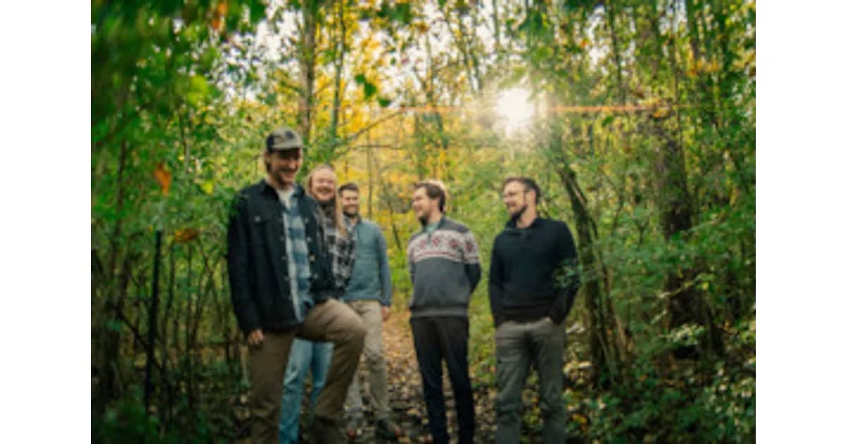 TOPHOUSE - Support: Raynes