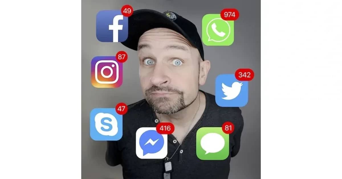 Dominik „Dodokay" Kuhn - mit „Asoziale Medien – Über das Für und Wider digitaler Kommunikation"