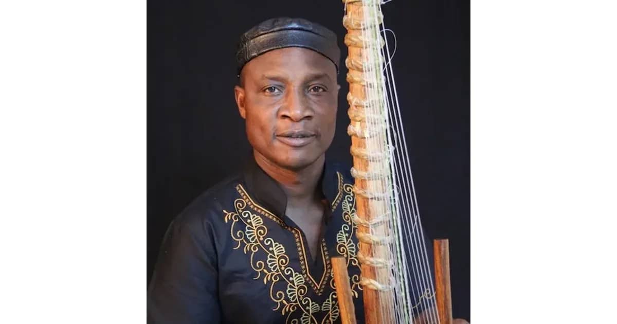 Adjiri Odametey Solo - Afrikanische Weltmusik
