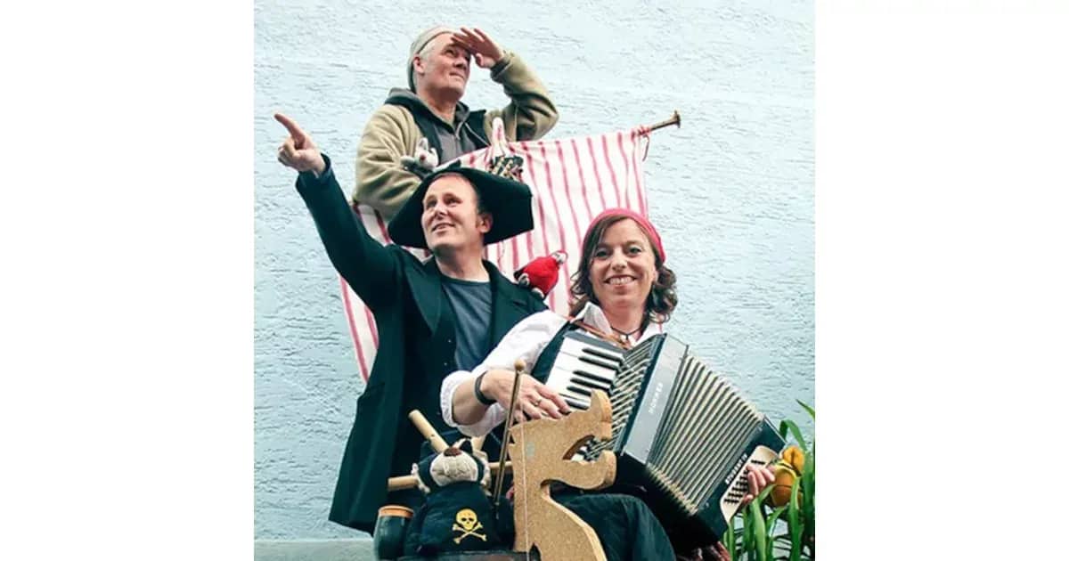 2025/26 - 2. Halbjahr - Kinderkultur - Flohzirkus Orquestra - Musik, Clownerie und Mitmachspaß