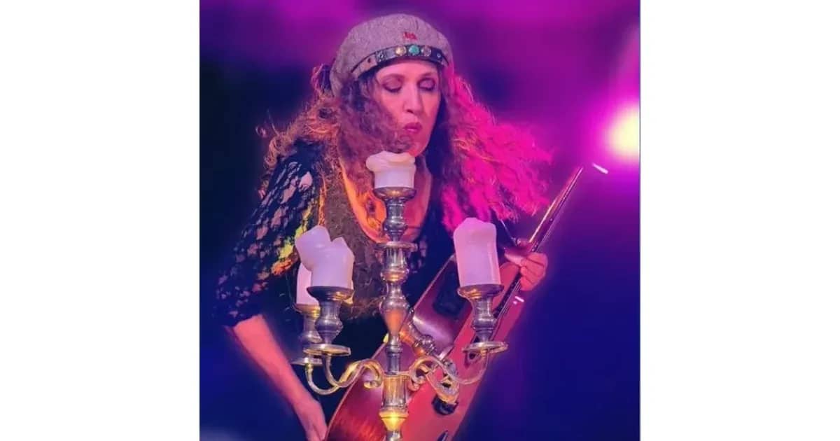 ANNE HAIGIS „RAUCHZART“