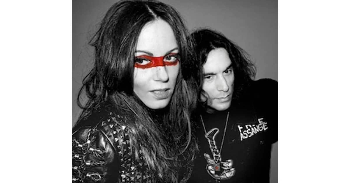 THE LAST INTERNATIONALE - Wizard live presents: