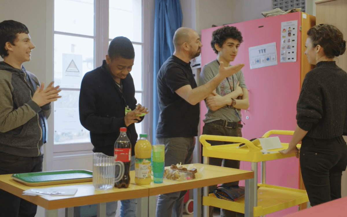Autour de l'autisme, de sa compréhension avec l'exemple d'un accompagnement valorisant des jeunes qui en souffrent