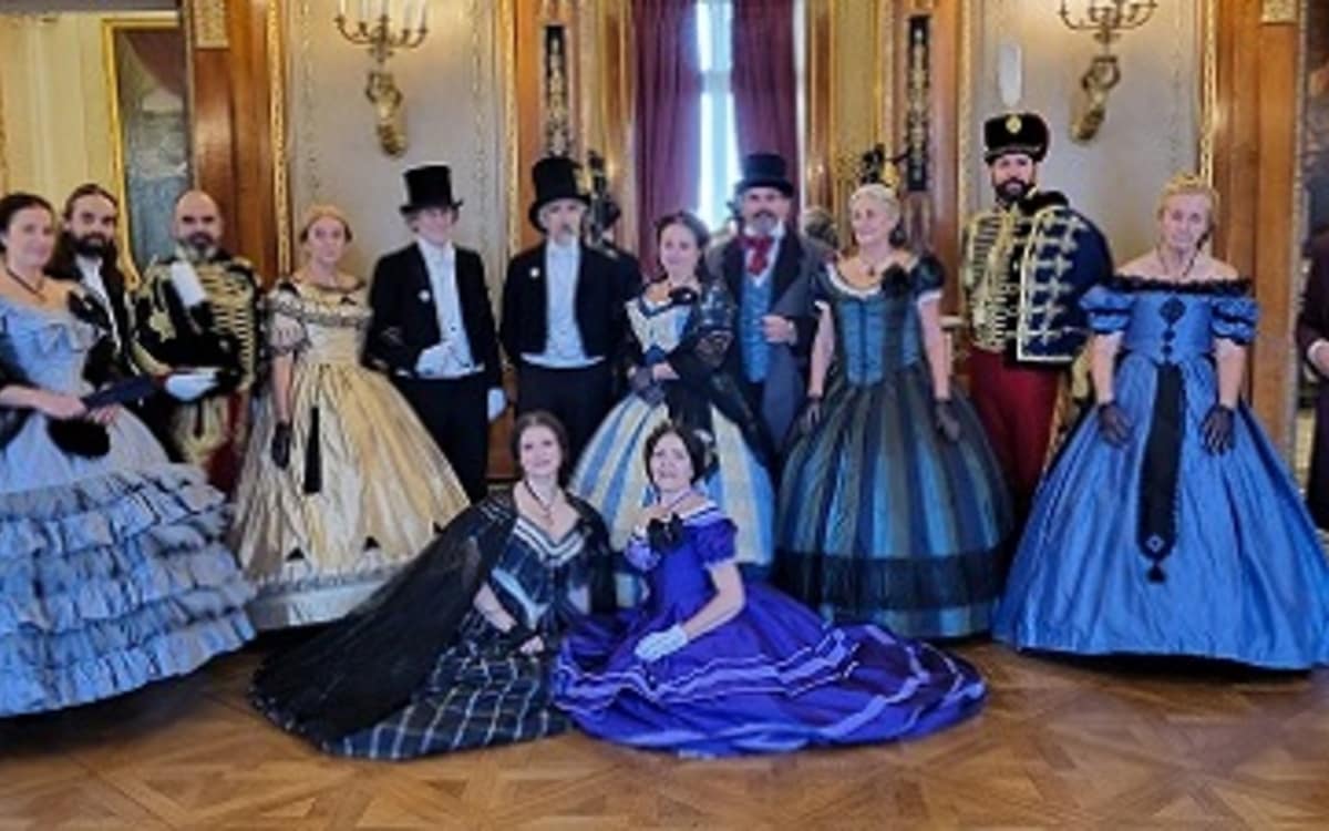 bal costume a l'hotel de la marine event image