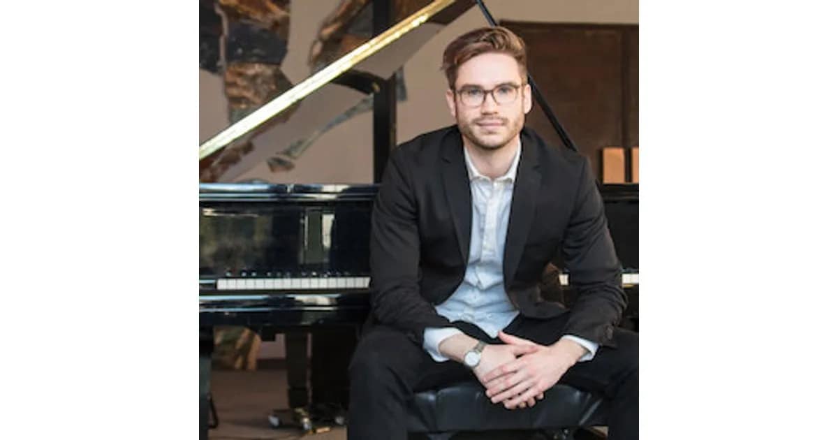 Rote Rosen - Erinnerungen an Gerd Natschinski - Lukas Natschinski singt und spielt Gerd Natschinski event image