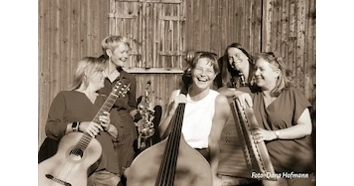 Scharadwanzen "Spuren von Volksmusik nicht ausgeschlossen!" Saxophon, Klarinette, Hackbrett, Gitarre, Kontrabass event image