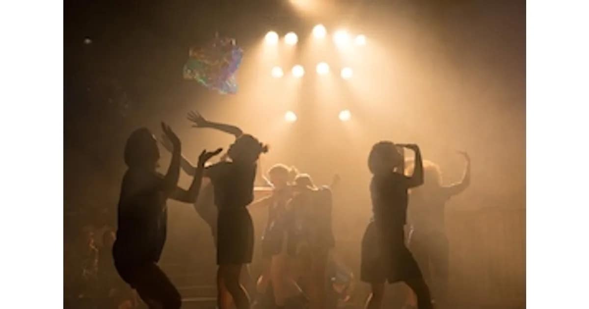Queer CUNTine - Queens of the Circus / THE PRESENT