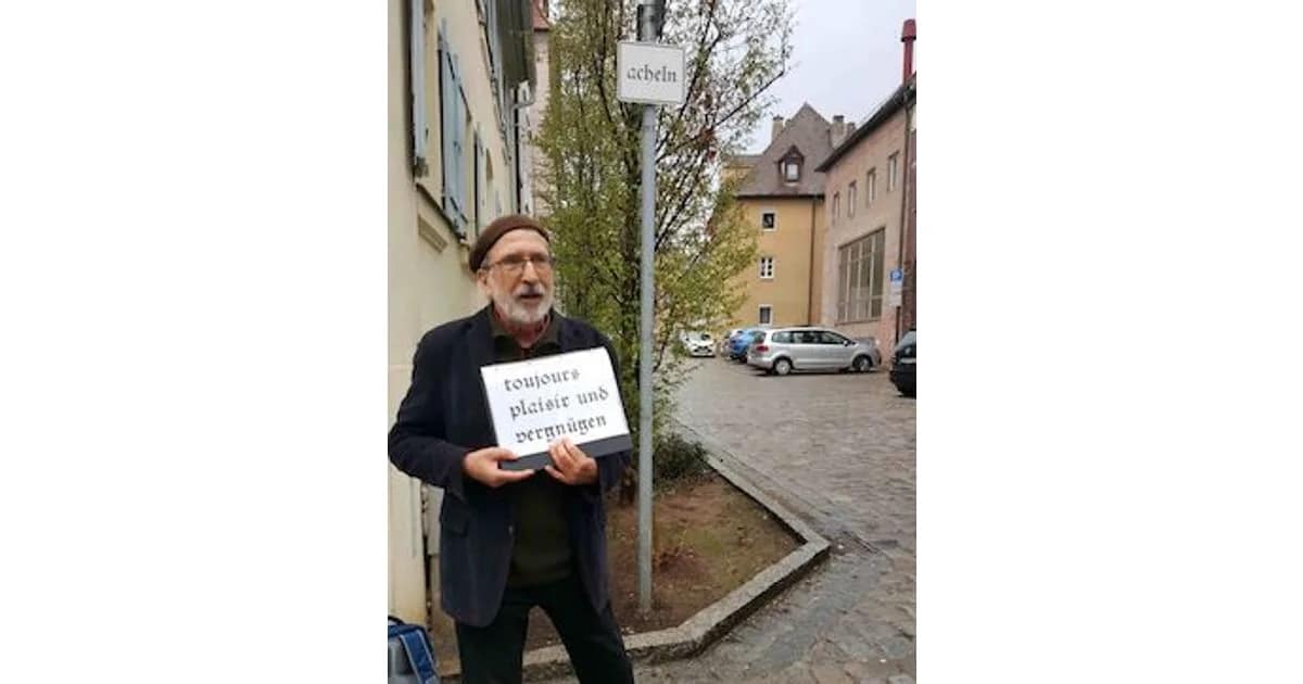 LesArt - 30. Literaturtage Schwabach - Stadtrundgang: "Schatzkarte. Die seltsamen Schilder in Schwabach" event image