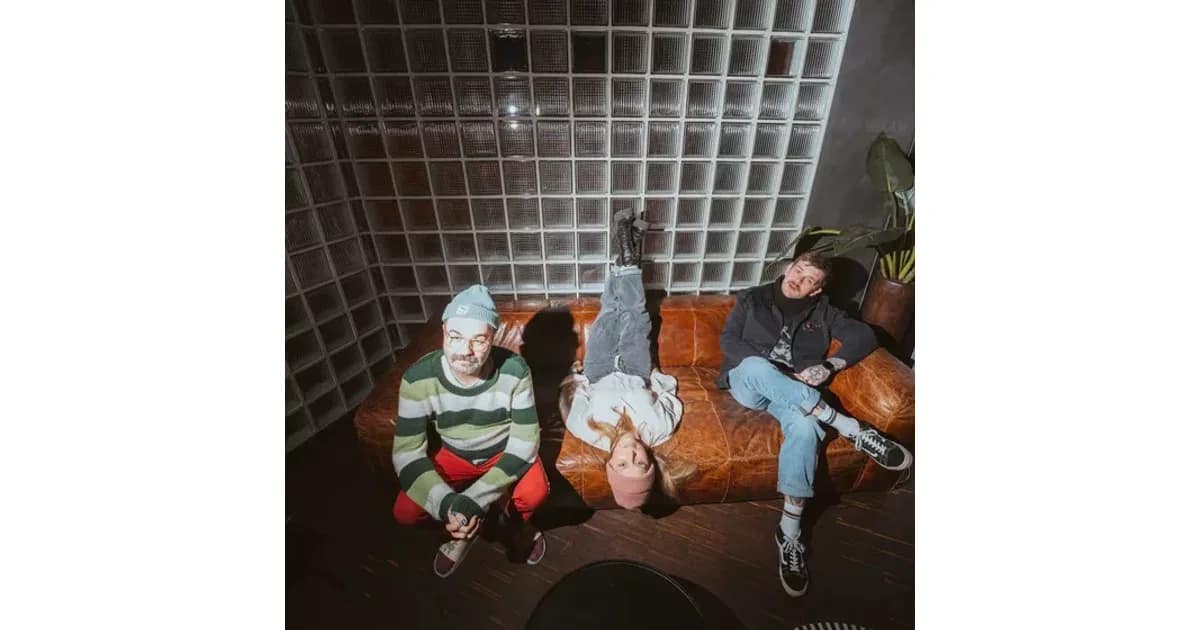 JUPITER JONES / Support: THE PROPS - „Ich trag den Sarg, Du trägst was Buntes“ - Tour 2026 event image