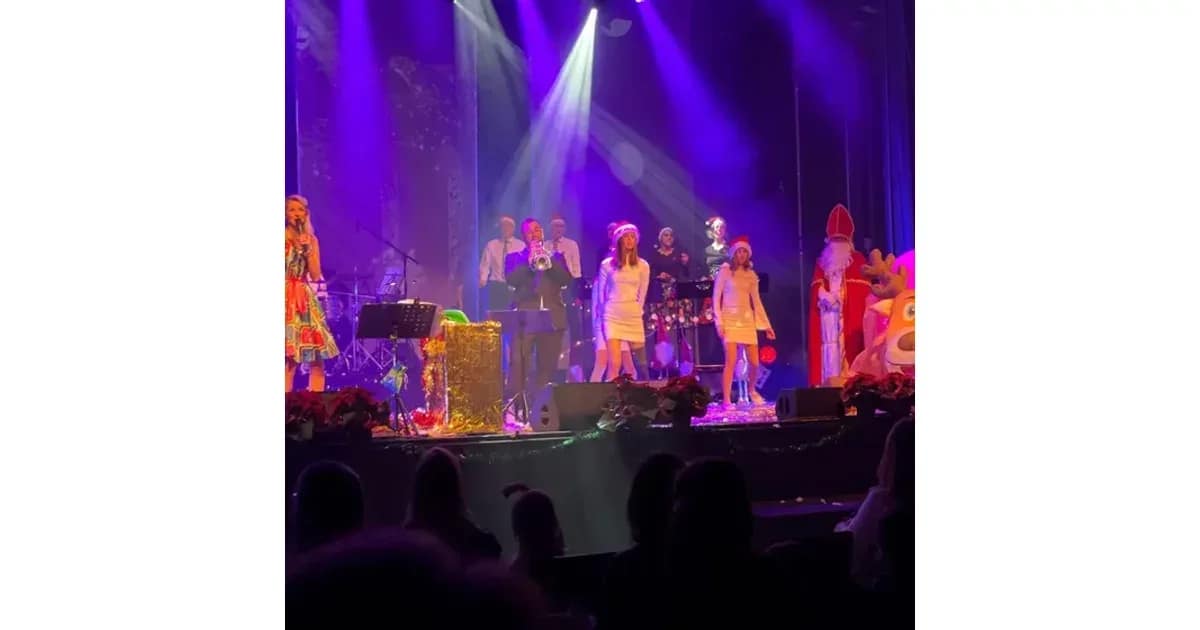Saison 26 / 27 - Weihnachtsshow mit Unikat & Freunde event image