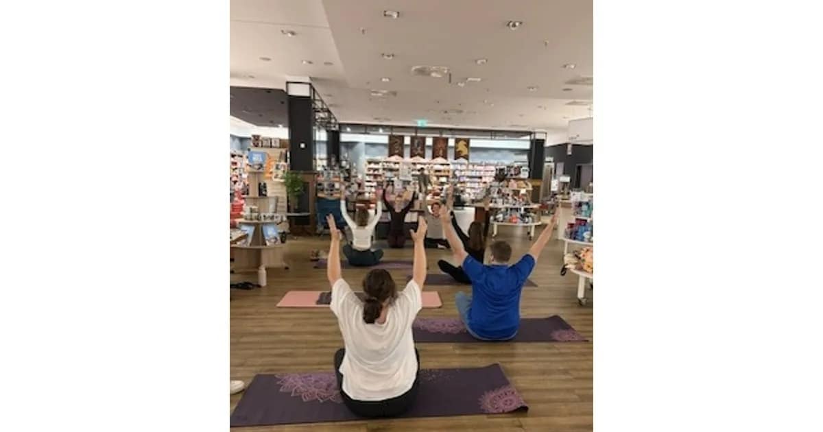 Thalia Kassel Mitte (VST 139075857) - Yoga in der Buchhandlung event image