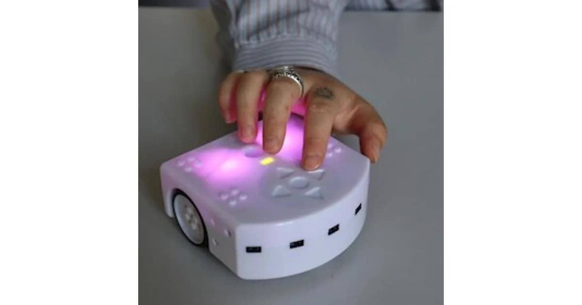 Mercedes-Benz Kinderferienprogramm - Thymio-Roboter für Neulinge - in Zusammenarbeit mit dem ZKM