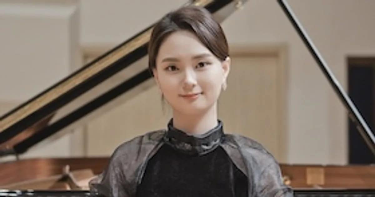 Weltklassik am Klavier - Ein musikalischer Maskenball - Joo Young Park spielt Bach, Mozart, Chopin, Schumann event image