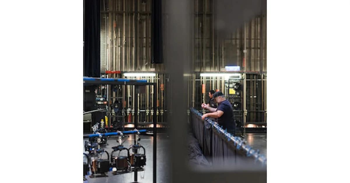 Blick hinter die Kulissen - Führung im Theater event image