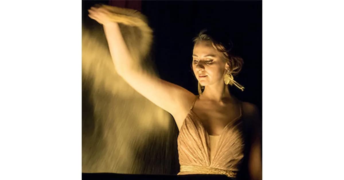 Irina Titova – Queen of Sand - In 80 Bildern um die Welt event image
