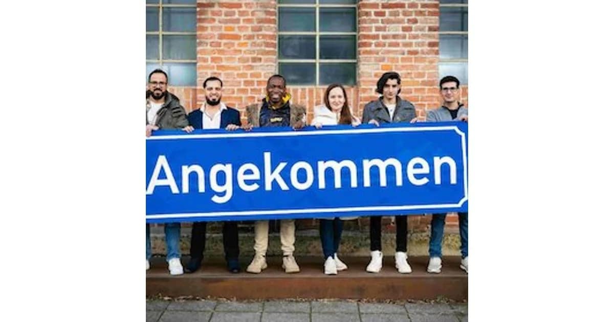 ANGEKOMMEN - arrangiert und moderiert von Ernst Konarek event image