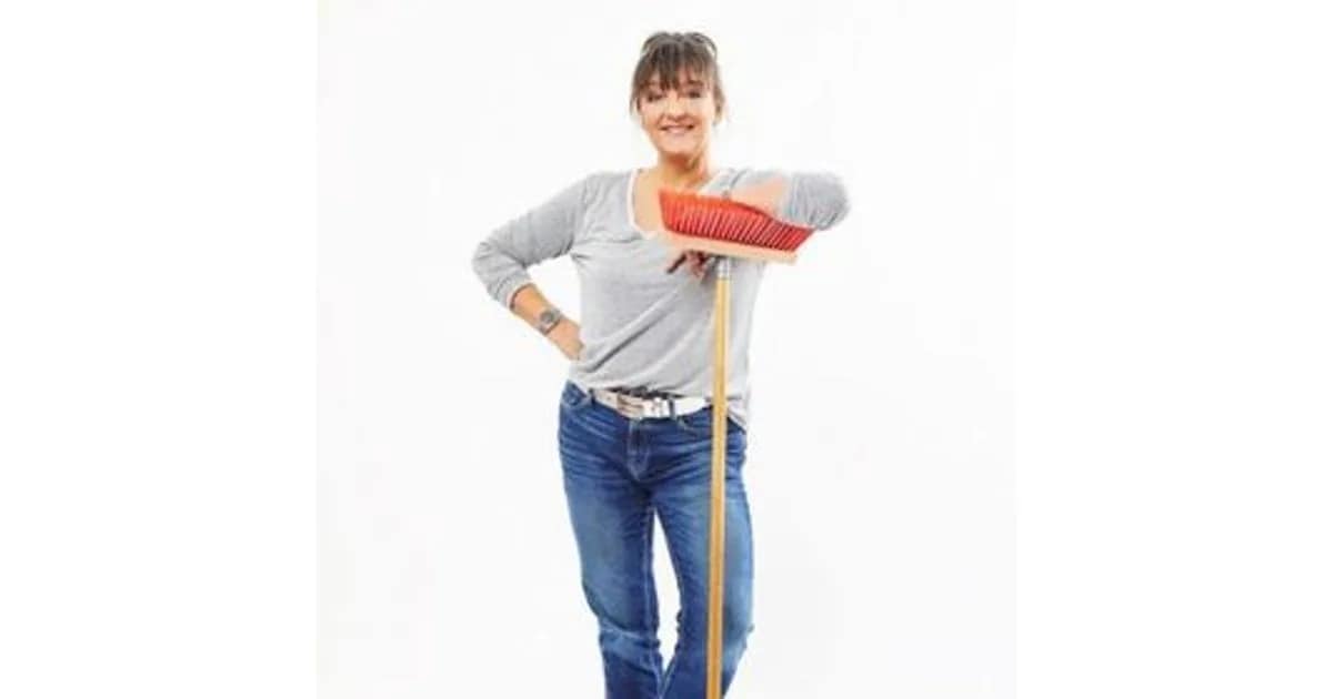 Rena Schwarz - Rena räumt auf event image
