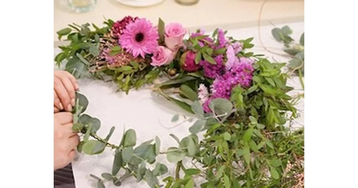 Flower-Loops & saisonale Kränze Reihe - Flower Loops mit Frischblumen: Frühlingslust event image
