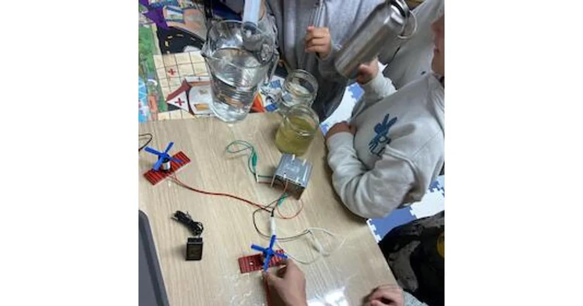 Mercedes-Benz Kinderferienprogramm - Experimente rund um Elektrizität