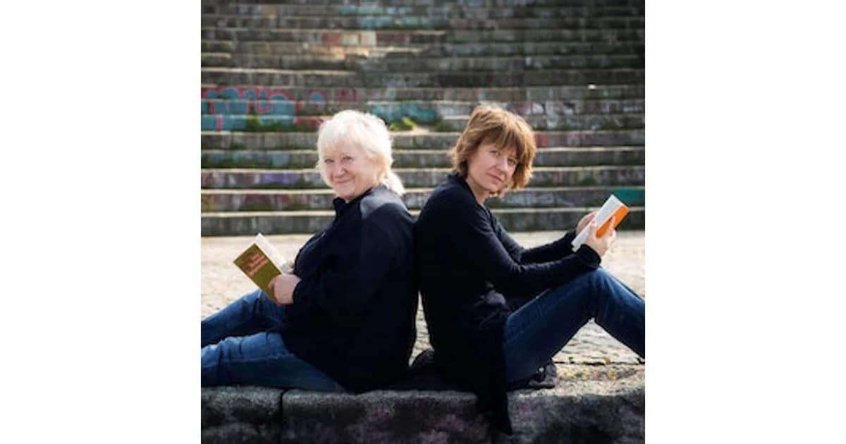 Carmen-Maja & Jennipher Antoni - Präsentieren "Verjüngende Alltagsgeschichten..." event image
