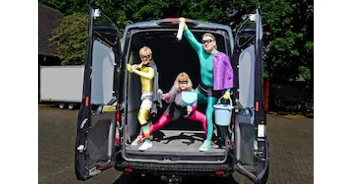 Die Unsichtbaren - mein geheimes Leben als Superheld:in (UA) - Schauspiel von Helmut Köpping und Ensemble event image