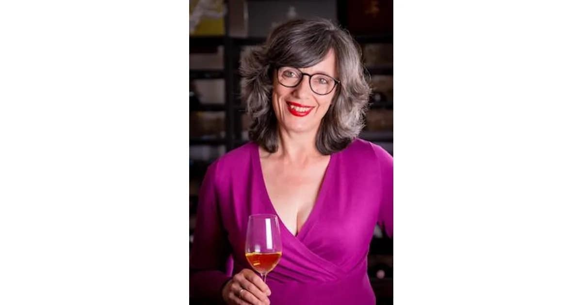 Winzertalk - Bühne frei für Wein & Talk: Der Winzertalk im Galli Theater mit Jasmin Kettenbach event image