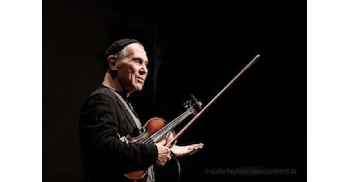 Musikalische Lesung mit Georgi „Joro“ Gogow - ZWISCHEN SAITEN UND SEELE – 60 Jahre Musikkarriere des Teufelsgeigers Georgi „Joro“ Gogow – eine Biografie event image