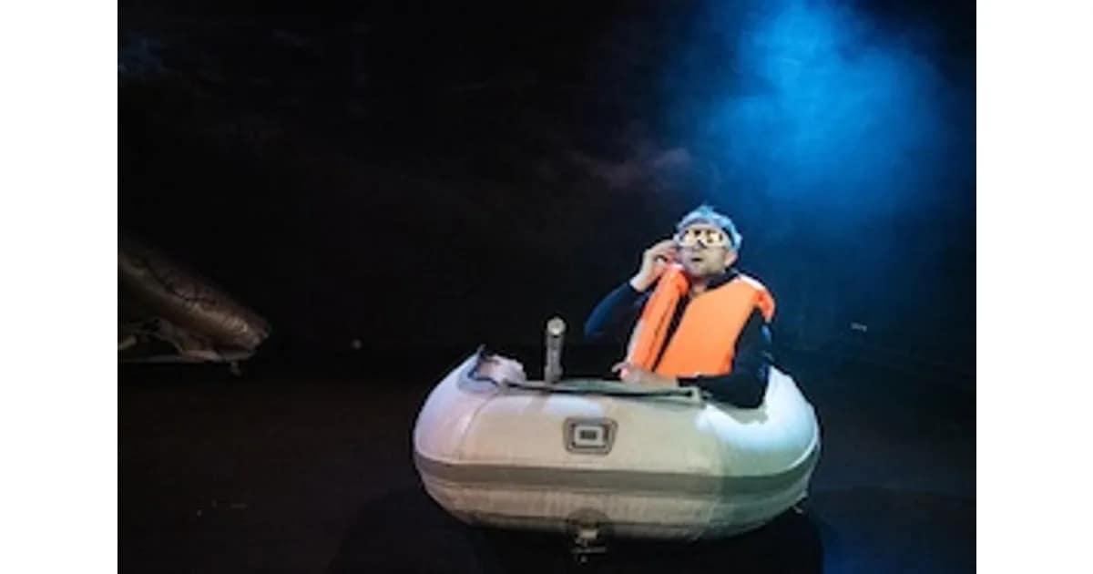 MOBY DICK oder der intergalaktische Walfisch // Schauspiel mit Objekten für Kinder ab 8 Jahren event image
