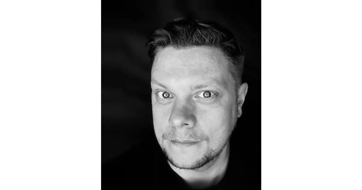 MICHAEL HOLTSCHULTE - Tot aber lustig – Lesung + Cartoons event image
