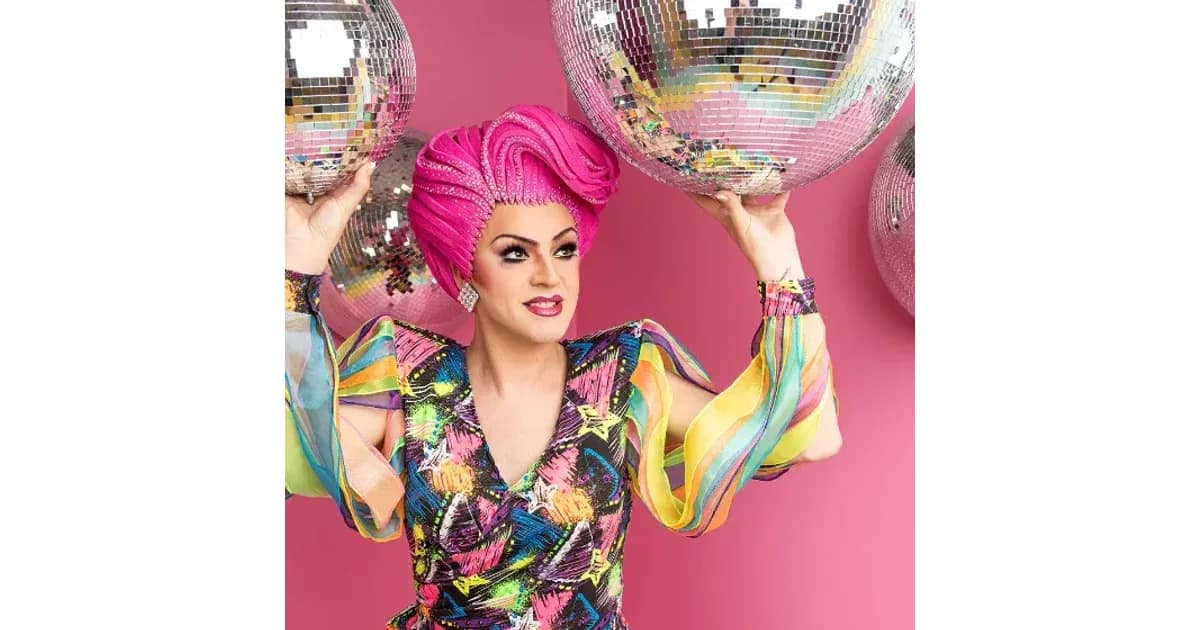 Hits, Flirts & andere Un-an-nehm-lich-keiten - Ein Abend mit Sarah Barelly – frech, musikalisch, hemmungslos charmant event image