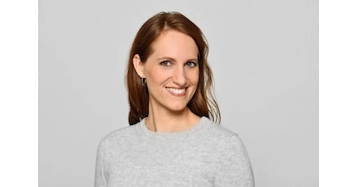 Vorfreude auf Weihnachten 2026 - Lesung: Anna Ruhe liest Luzie Alvenstein - Die Duftapotheke 1 event image