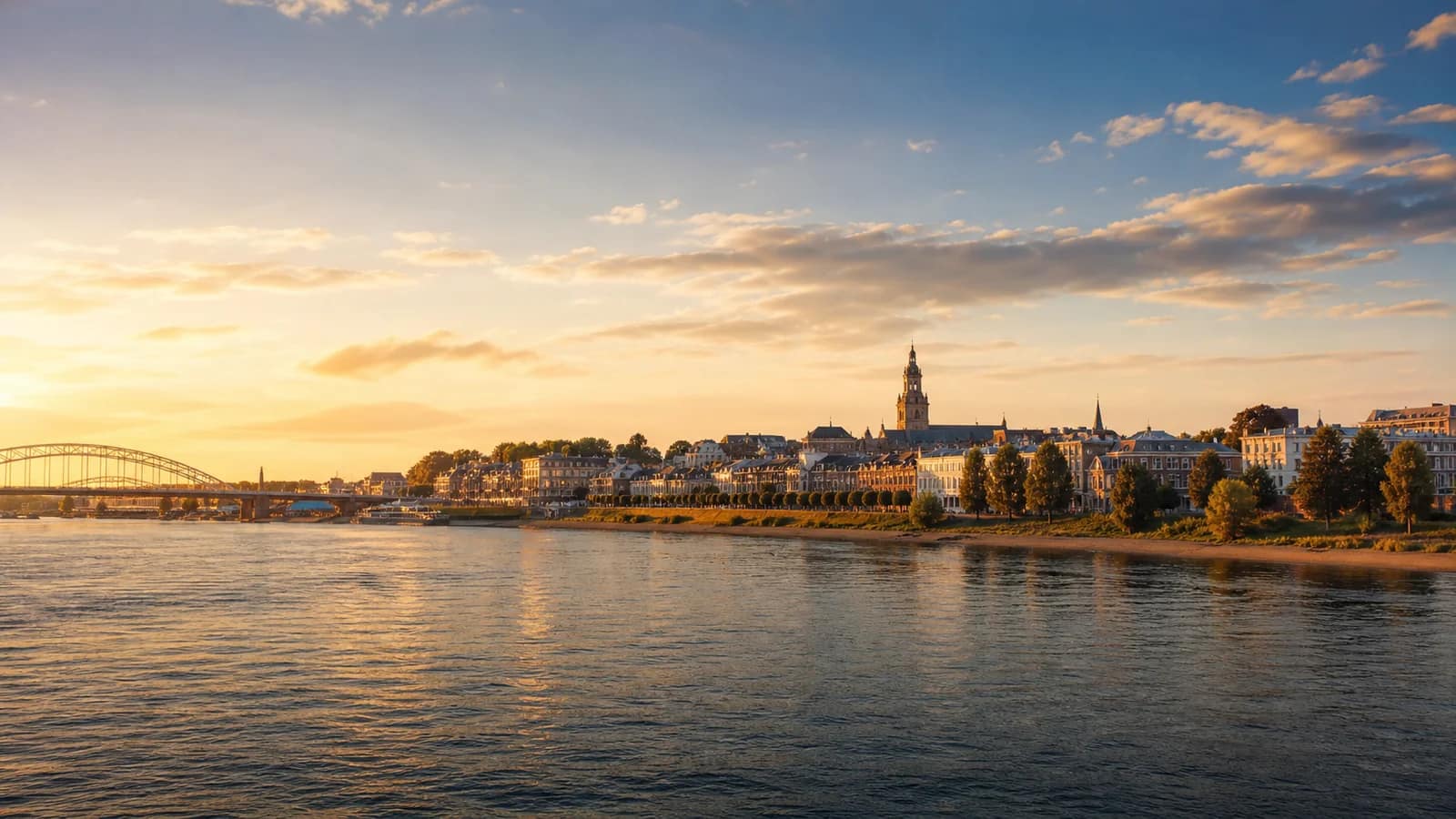 Nijmegen travel hero