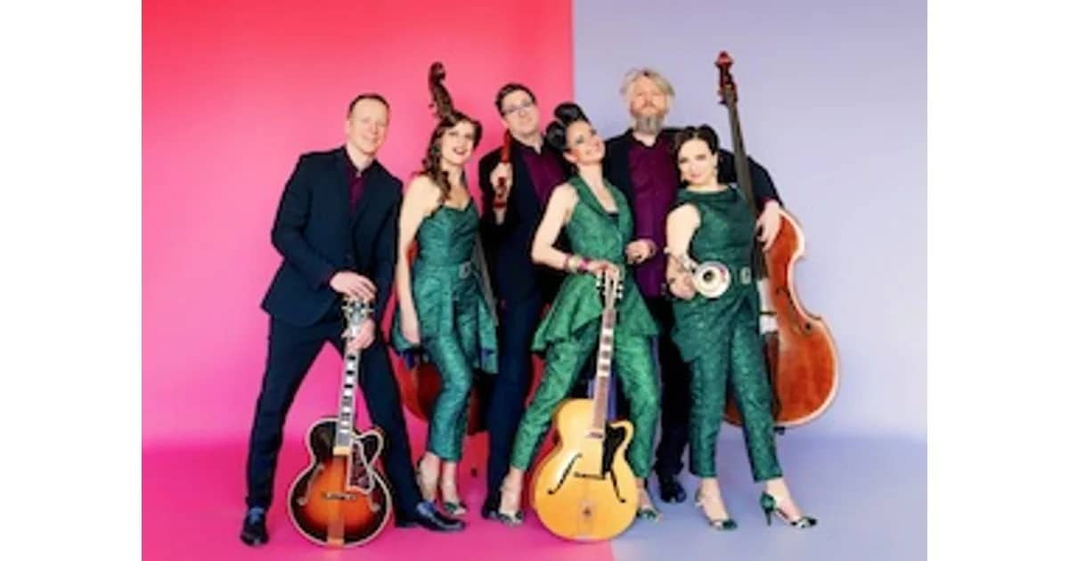 Wildes Holz & Zucchini Sistaz - Ein Konzertabend auf der überdachten Freiluftbühne – voller Charme, Klangkraft und Schabernack.