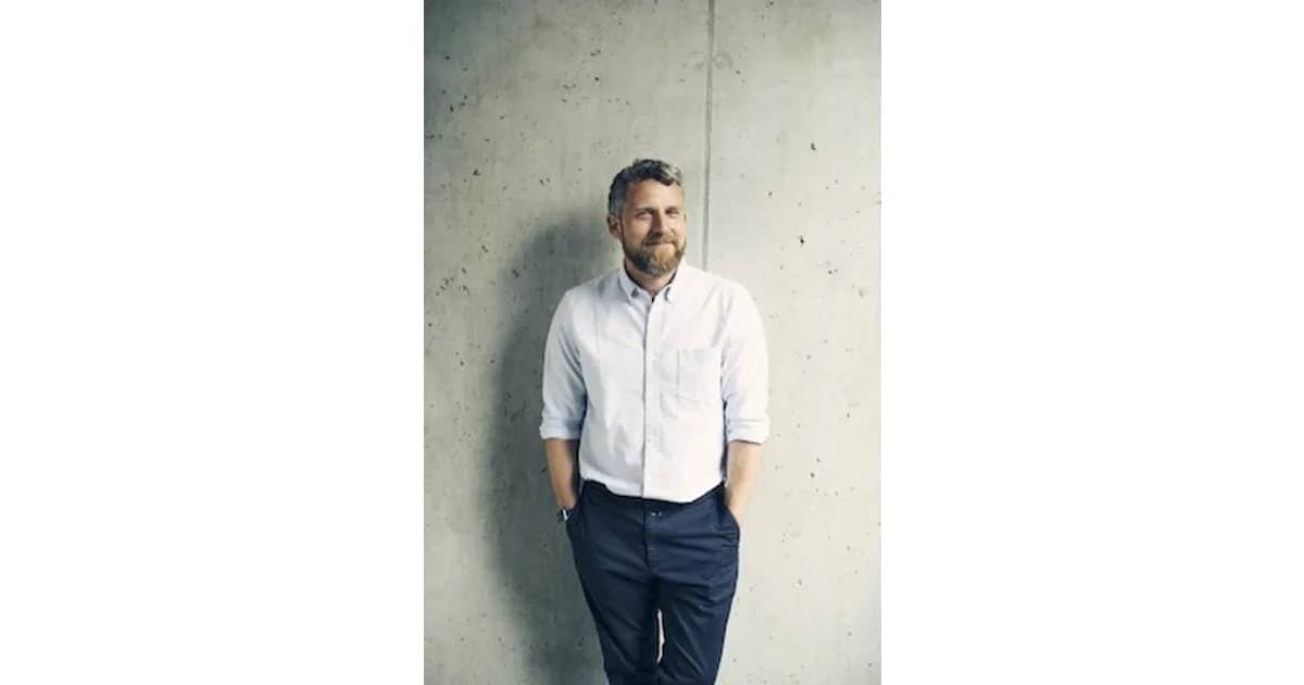 TOMORROW:jetzt - Hallo, wie fühlst du dich heute? Wie KI unsere Beziehungen verändert. event poster