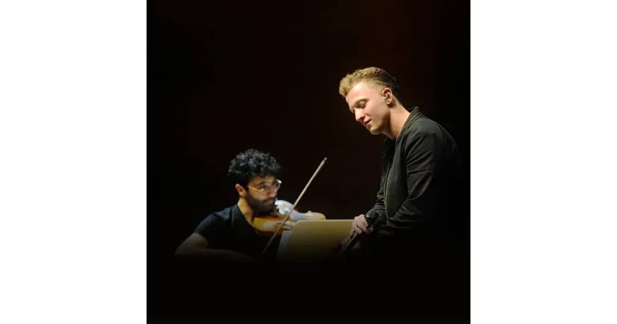 Joris & Mikis Takeover! Ensemble - im Stadttheater Aschaffenburg