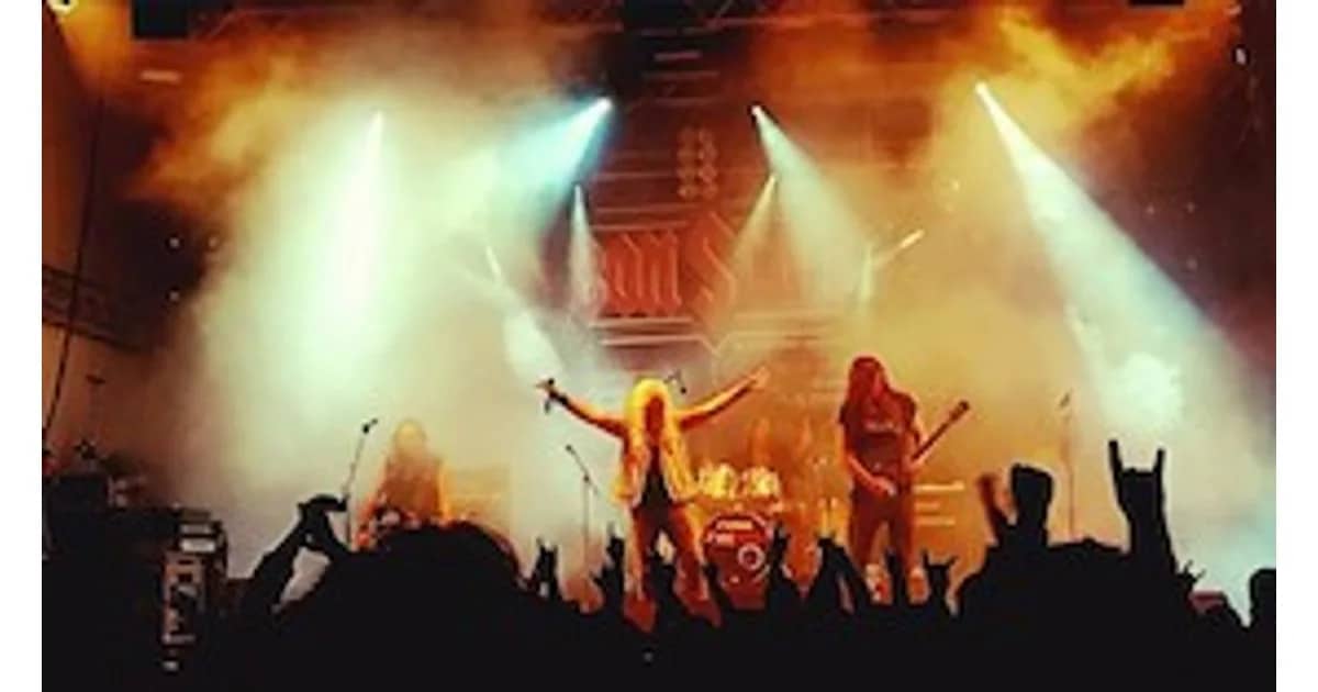 Konzerte Harburg - Downtown Live Club: Bon Scott - AC/DC Tributeband