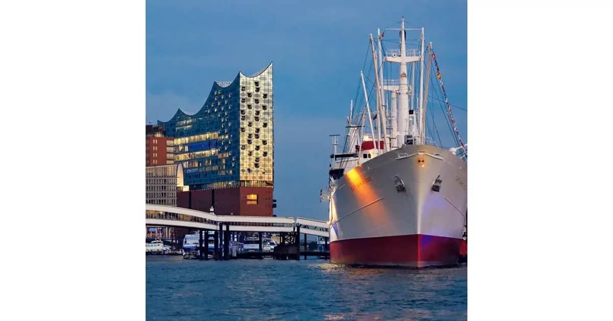 Fahrten - Dämmertörn und Lichterfahrt HAMBURG - HAMBURG event poster