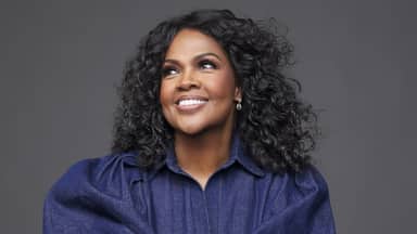 Debbie Winans